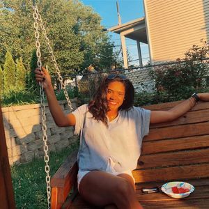 Meet your Posher, Vitoria